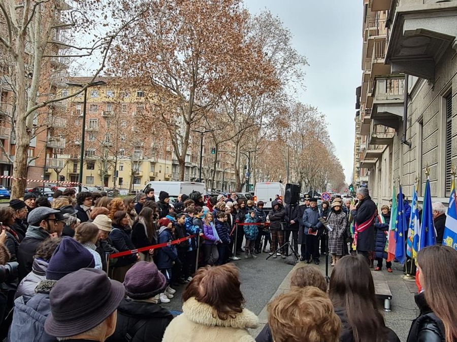 Pietre d'inciampo, a Torino sei nuove pose per ricordare le vittime del nazifascismo