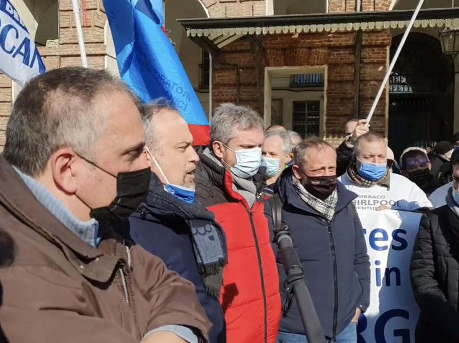 Delegazione lavoratori ex Embraco ricevuta in Prefettura