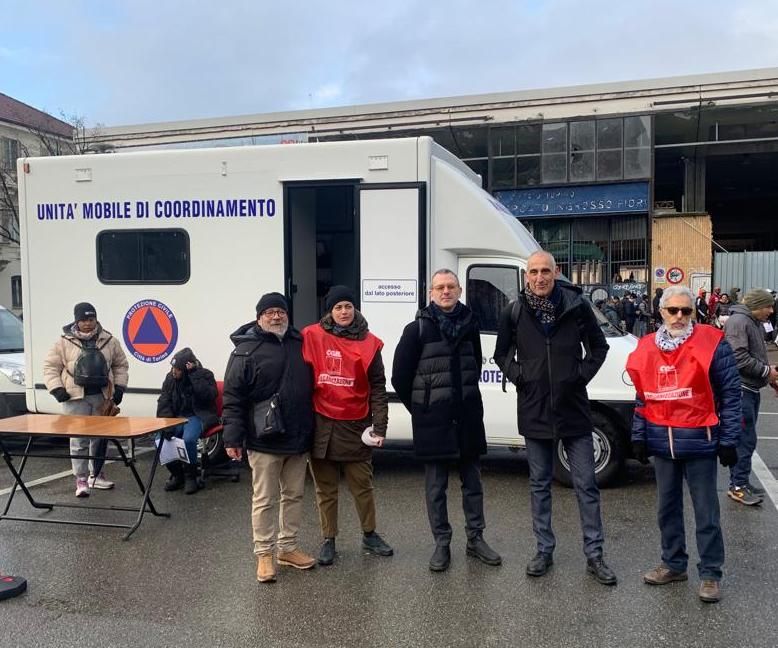 Il servizio di help desk è una delle prime azioni del Protocollo d'intesa sperimentale tra Comune e Questura di Torino, insieme a CGIL CISL UIL, finalizzato a migliorare il servizio di richiesta e autorizzazione al soggiorno dei cittadini stranieri