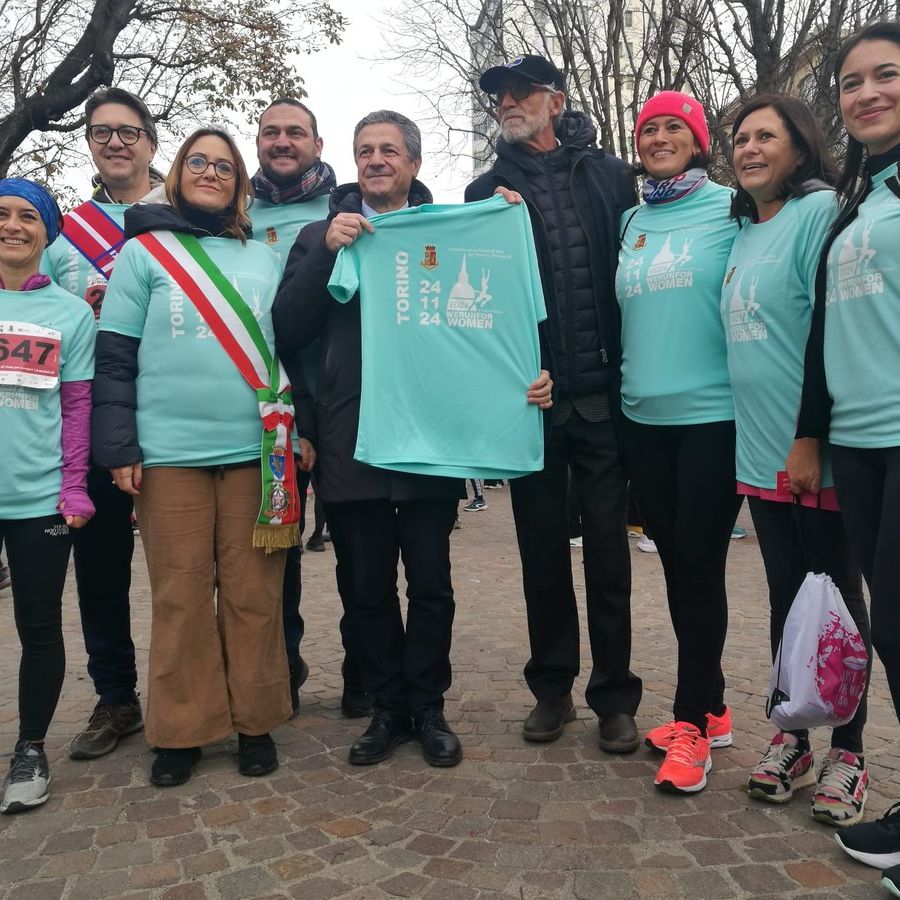 In duemila alla &quot;We run for Women&quot;, la corsa per dire no alla violenza sulle donne