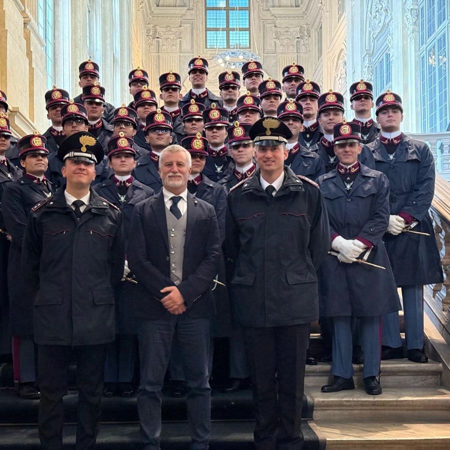 Gli allievi ufficiali dell'arma dei Carabinieri in visita a Torino