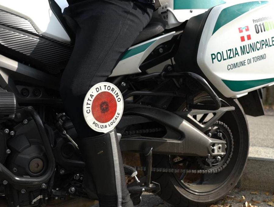 Controlli della Polizia locale, cinque patenti ritirate in una giornata di servizio in borghese