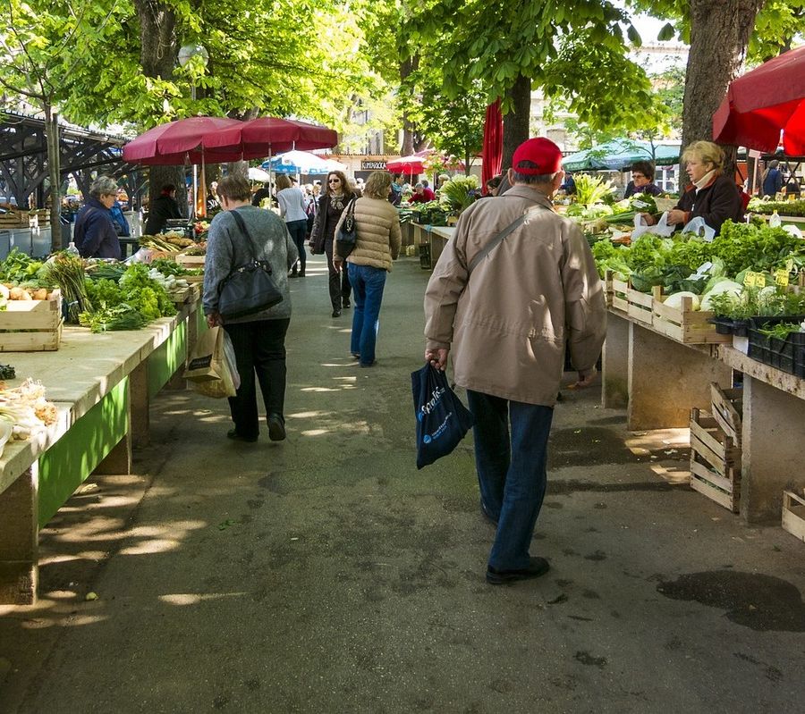 La spesa a &quot;km zero&quot; taglia del 70% il cibo che finisce in pattumiera