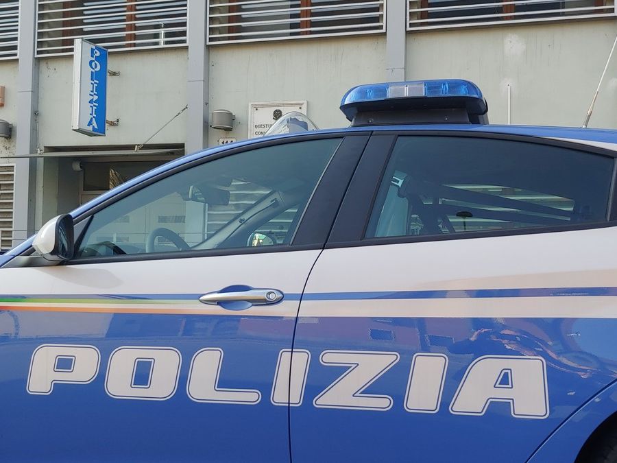 Polizia stradale, il bilancio di un mese di controlli in officine, autoscuole e concessionari
