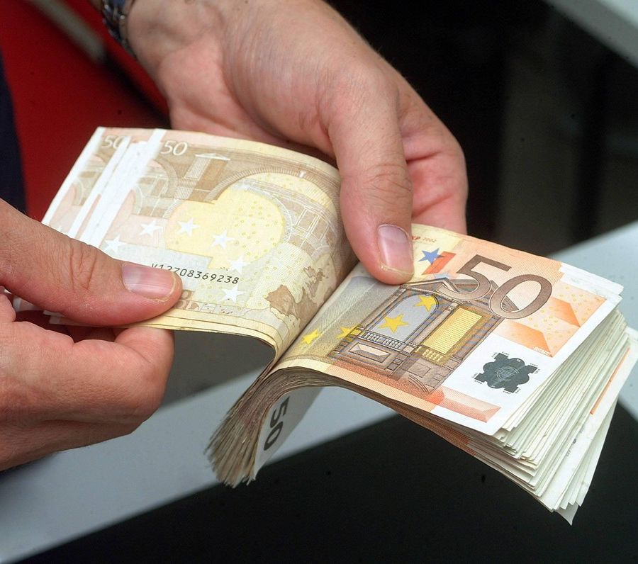 Un torinese  su due preoccupato per inflazione e rincari. I risparmi? Si investono ma con molta prudenza