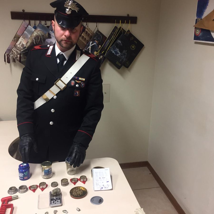 Orologi e preziosi nelle abitazioni di tre sinti e in un campo nomadi, 5 denunciati