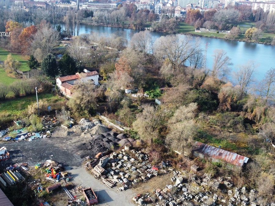 Discariche abusive di rifiuti nel torinese Parco del Meisino