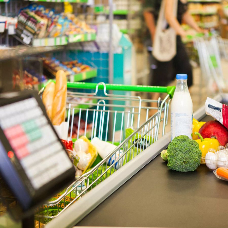 Commercio: il carrello è più vuoto, il portafoglio anche