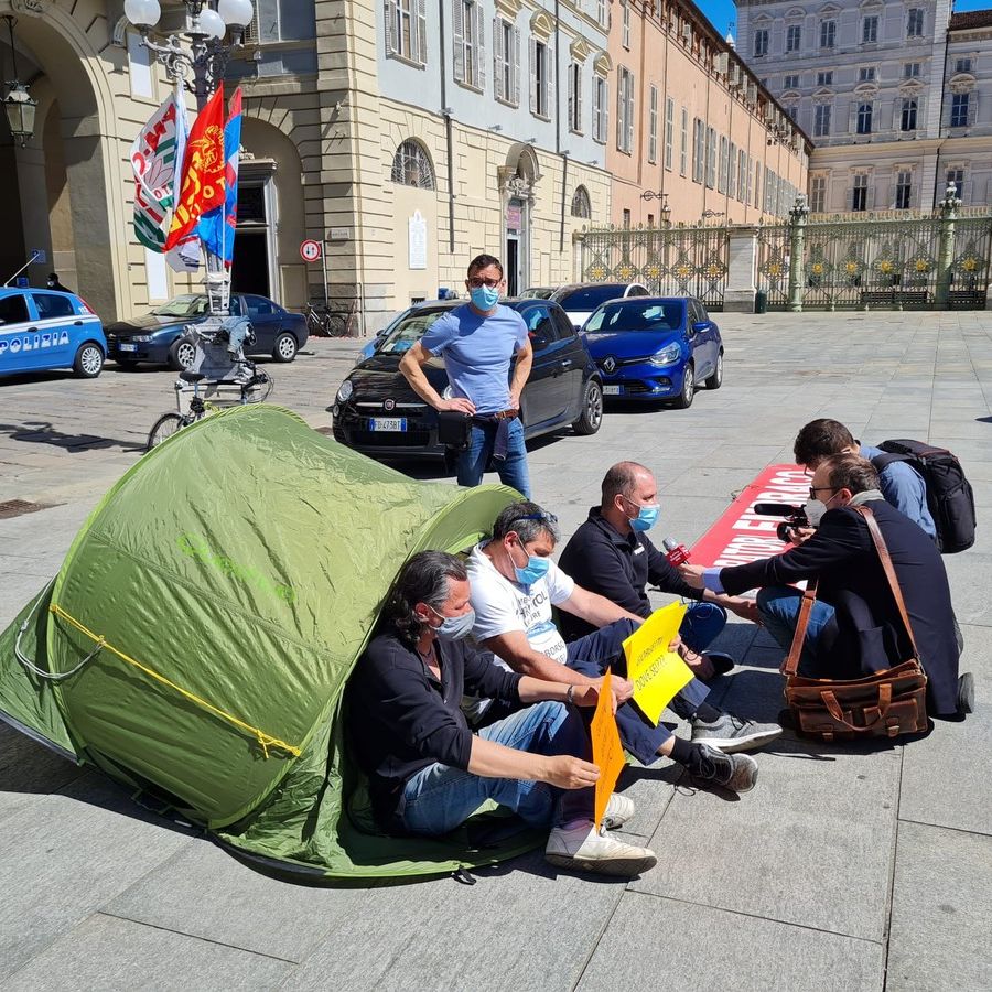 Ex Embraco, da oggi presidio permanente in piazza Castello a Torino