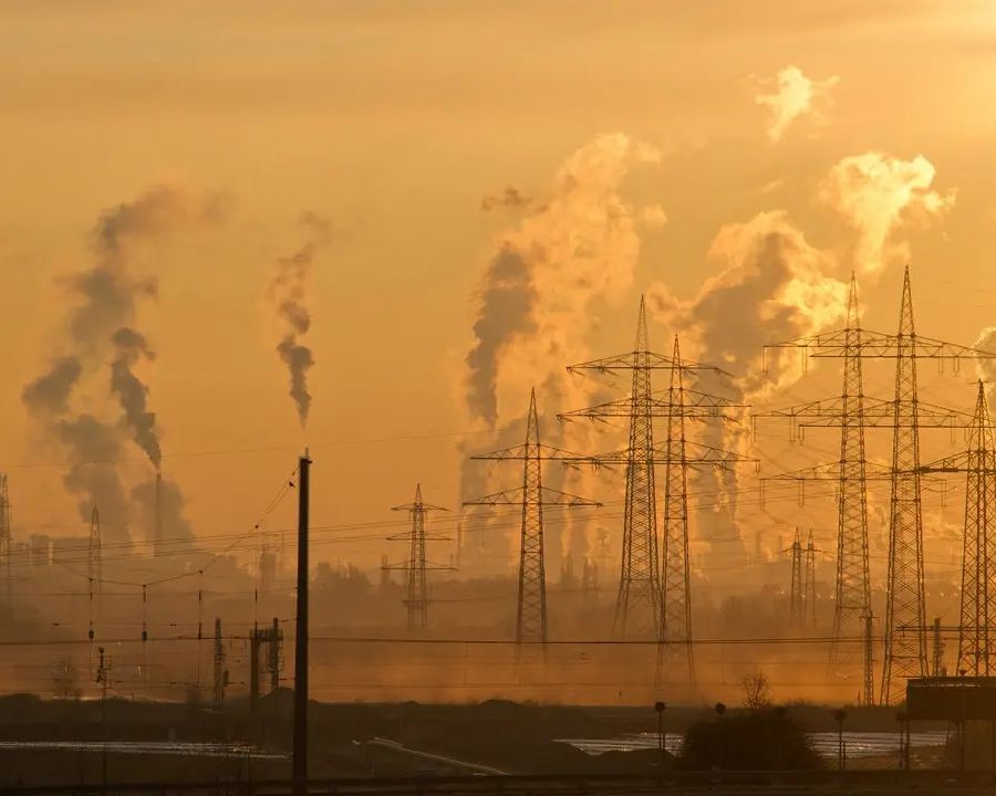 In India una legge di emergenza per spingere al massimo le centrali elettriche a carbone