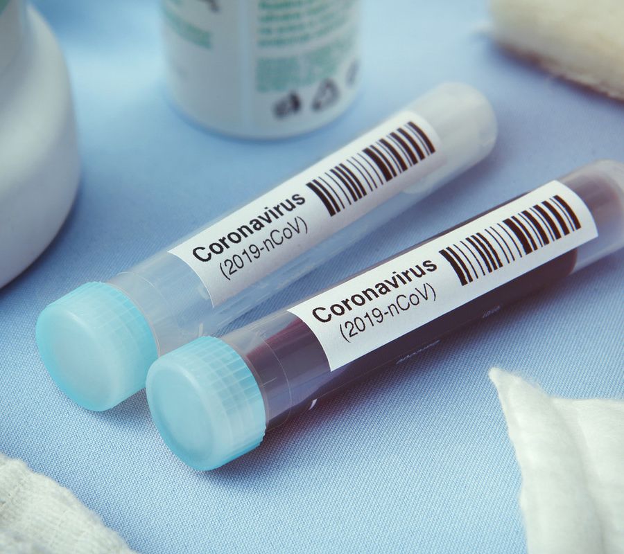 Sbagliato puntare tutto sui vaccini,  ora lo dice anche Crisanti: “Siamo a un passo da una variante totalmente resistente”. Finalmente si può iniziare a parlare di cure?