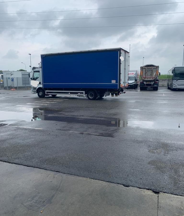 Torino, tir fermato dalla Polizia Municipale: tachigrafo manomesso, 1736 euro di multa