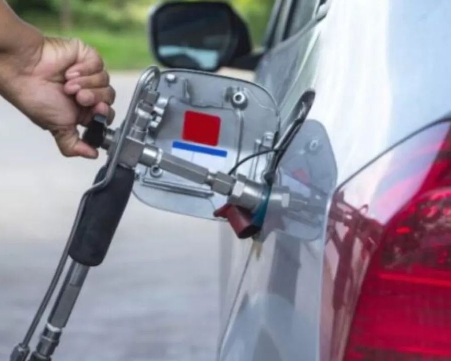 Aspettarsi impennate nella vendita di auto elettriche è utopia, meglio incentivi anche su trasformazione dei motori in Gpl e metano