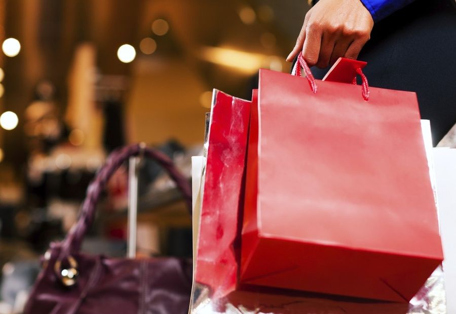 L'inflazione spegne il Natale: in Piemonte -18% per i regali. Peggio del 2021