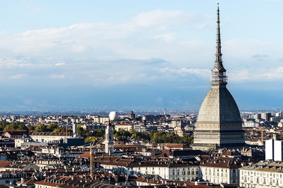 Inquinamento a Torino: scatta il livello rosso, domani e giovedì fermi anche gli euro5