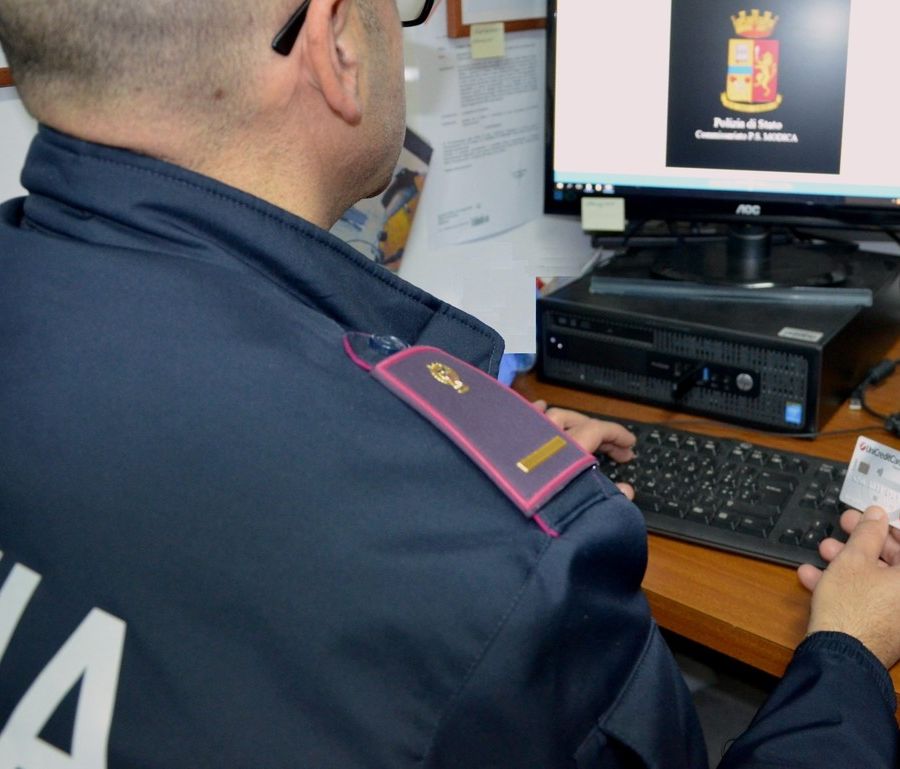 La Polizia di Stato scende in campo contro le truffe per la protezione dello shopping natalizio online