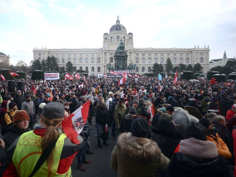L’Austria ci ha ripensato ed entra in lockdown per tutti