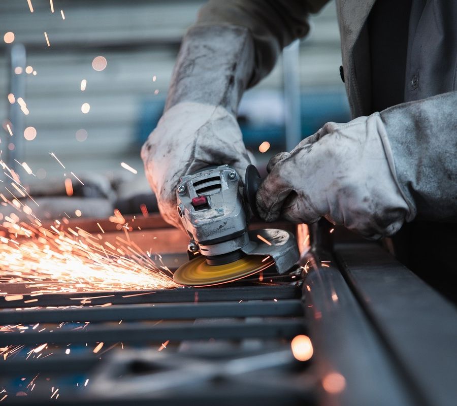 Pmi, autunno-inverno da brividi: crolla la fiducia, previsioni negative per produzione, ordini, fatturato e investimenti