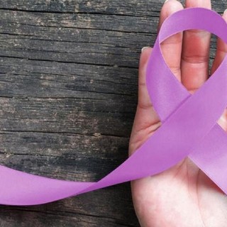 Il 15 marzo è la Giornata nazionale del fiocchetto lilla