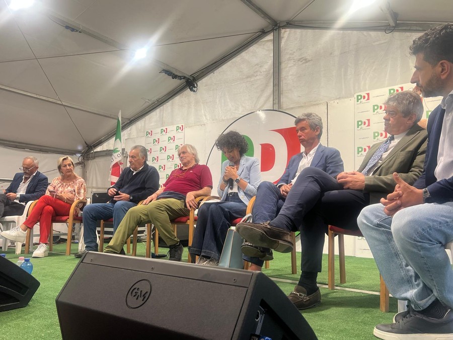 Il PD fa autocritica: se vogliamo un futuro dobbiamo difendere l’industria. Ma non una parola sulla strategia che aveva puntato tutto sugli eventi e sul turismo. Di Mino Giachino* Il PD fa autocritica: se vogliamo un futuro dobbiamo difendere l’industria. Ma non una parola sulla strategia che aveva puntato tutto sugli eventi e sul turismo. Di Mino Giachino*