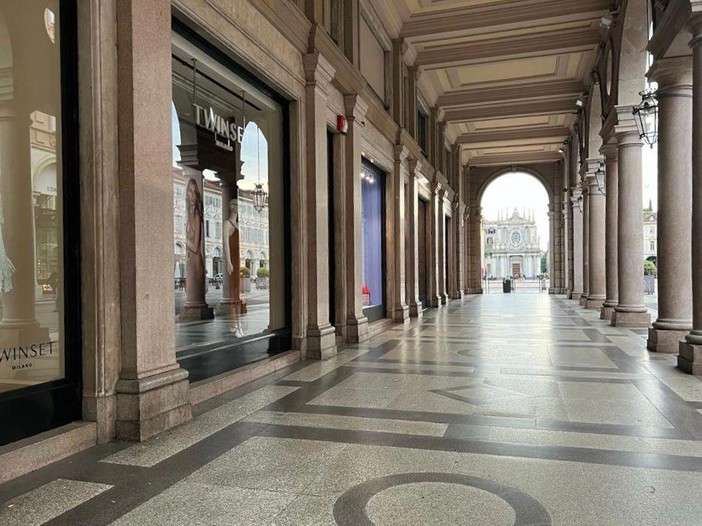 Colpo di scena, d'estate fa caldo. Eppure il sistema elettrico non è preparato e salta, proteste per il blackout del fine settimana a Torino