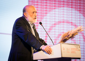 Addio a Carlin Petrini, il fondatore di Slow Food aveva 76 anni
