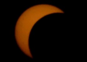 L'eclisse solare a Torino vista da Superga [video]
