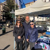 Presidio di FdI in piazza Bengasi per segnalare degrado e illegalità Presidio di FdI in piazza Bengasi per segnalare degrado e illegalità