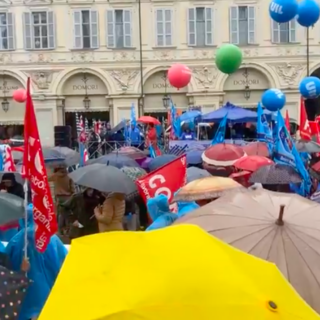 Festa del Primo Maggio 2024, il corteo e i comizi a Torino [video]