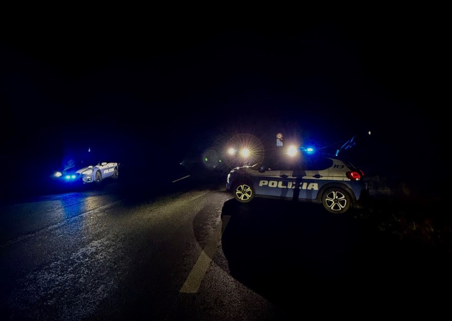 Confine Italia-Francia, rafforzati i controlli della Polizia a Bardonecchia: oltre 8.600 persone identificate Confine Italia-Francia, rafforzati i controlli della Polizia a Bardonecchia: oltre 8.600 persone identificate