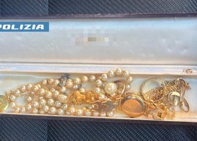 Torino, finto poliziotto tenta la truffa a un 94enne: arrestato dalla Polizia di Stato