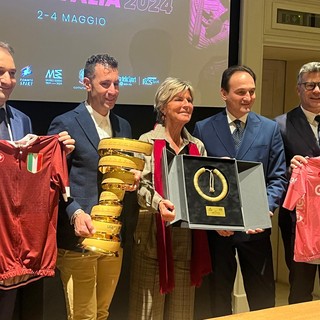 In partenza da Torino-Venaria il Giro d'Italia 2024, con l'omaggio al Grande Torino di cui ricorre l'anniversario e i 200 anni di Museo Egizio [video]