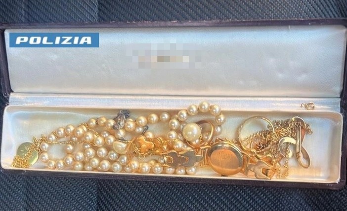 Torino, finto poliziotto tenta la truffa a un 94enne: arrestato dalla Polizia di Stato