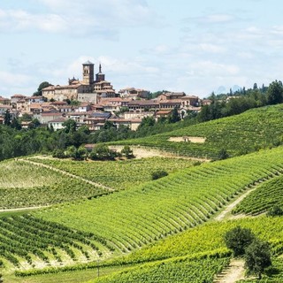 Boom del turismo in Piemonte, bene laghi, montagna e colline. E torna il voucher vacanza