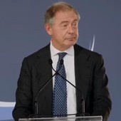 125 anni di Fiat, il ministro Urso: “L’impresa che ha fondato l’industria italiana deve assumersi la responsabilità sociale del rilancio dell’auto italiana”