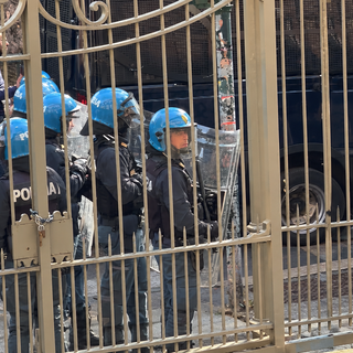 Università di Torino, studenti manifestano all'inaugurazione dell'anno accademico [video]
