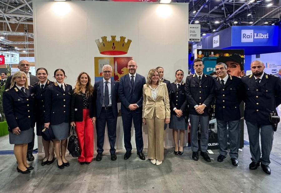 Salone del Libro di Torino, il presidente della Camera Fontana: “Il sapere è difesa da chi vuole farci credere cose non vere” Salone del Libro di Torino, il presidente della Camera Fontana: “Il sapere è difesa da chi vuole farci credere cose non vere”