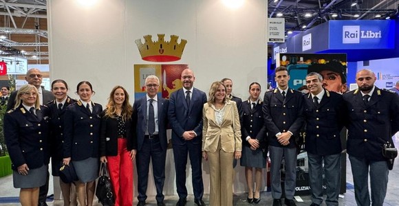 Salone del Libro di Torino, il presidente della Camera Fontana: “Il sapere è difesa da chi vuole farci credere cose non vere”