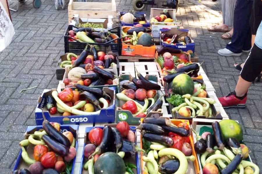 Ad agosto prosegue la distribuzione del cibo recuperato nei mercati torinesi