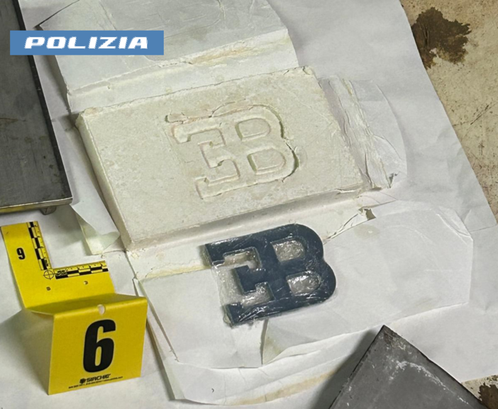 Avevano in casa una raffineria per la produzione di cocaina