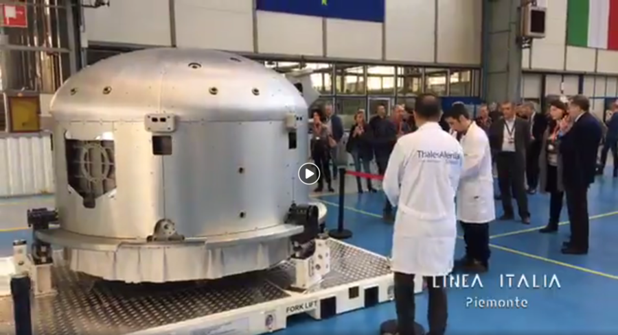 Presentazione presso Thales Alenia Space di Torino dell' involucro del modulo spaziale commerciale Airlock Presentazione presso Thales Alenia Space di Torino dell' involucro del modulo spaziale commerciale Airlock