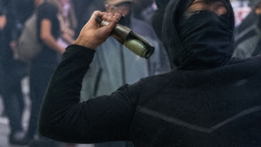 Scontri a Torino, FSP chiede i proiettili di gomma, il SIULP: “Gli agenti non sono bersagli mobili”