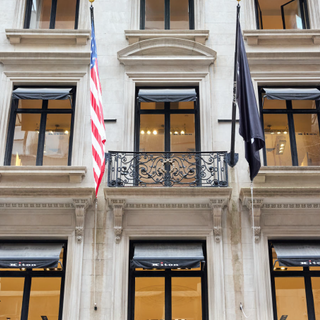 Da IntesaSanpaolo 15 milioni di euro a Kiton per sostenere i piani di sviluppo Da IntesaSanpaolo 15 milioni di euro a Kiton per sostenere i piani di sviluppo