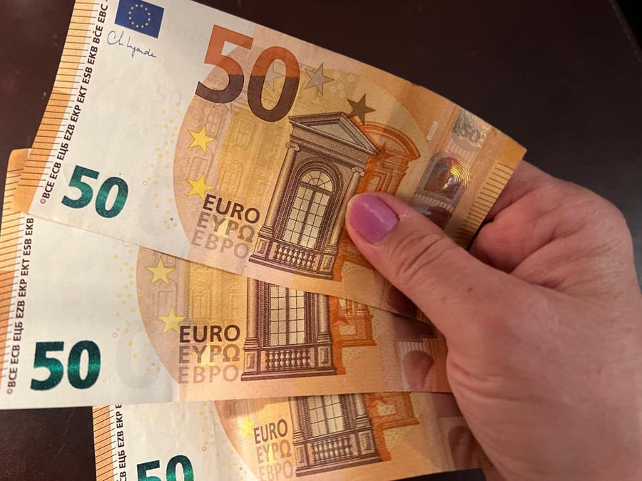 Manovre anti-finanziarie, il 63% delle tasse che lo Stato incassa sono pagate dal 15% dei contribuenti. Di Carlo Manacorda* Manovre anti-finanziarie, il 63% delle tasse che lo Stato incassa sono pagate dal 15% dei contribuenti. Di Carlo Manacorda*