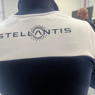 Stellantis riparte nel primo semestre 2026: produzione in crescita del 13,7%. La 500 ibrida traina Mirafiori, Cassino resta l'emergenza
