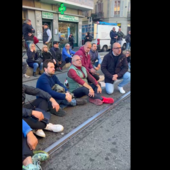 Torino, gli ambulanti manifestano in piazza Foroni per la sicurezza: &quot;Serve l'esercito&quot; [video]