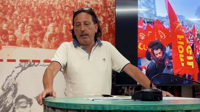 Fiom Torino: "In Italia vendute 1,4 milioni di auto e prodotte solo 300 mila" [video]