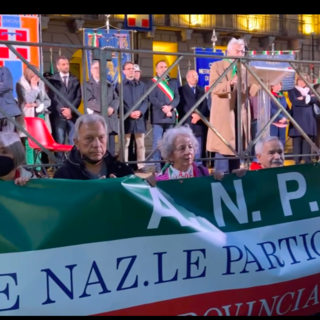25 Aprile Festa della Liberazione:  a Torino fiaccolata con corteo