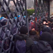 Manifestazione scuola,  Siulp: “C'è chi vede solo i manganelli che si alzano e non le mazzate inferte alle forze dell'ordine