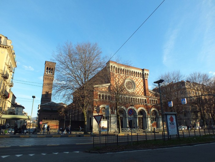 Lettera appello dei parroci di Barriera di Milano contro la paura: “Ci sono spiragli di speranza”